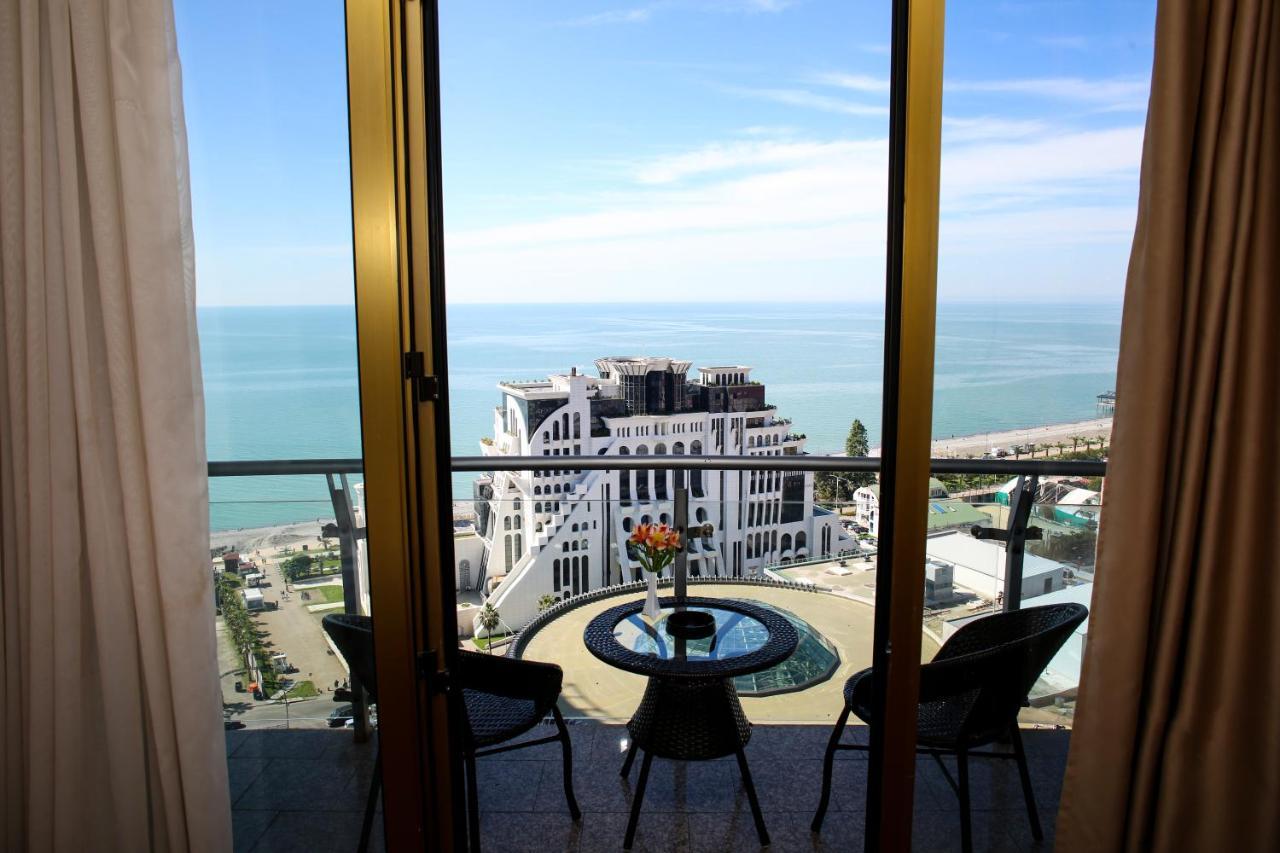 Hotel Corner Inn Batumi Exterior photo