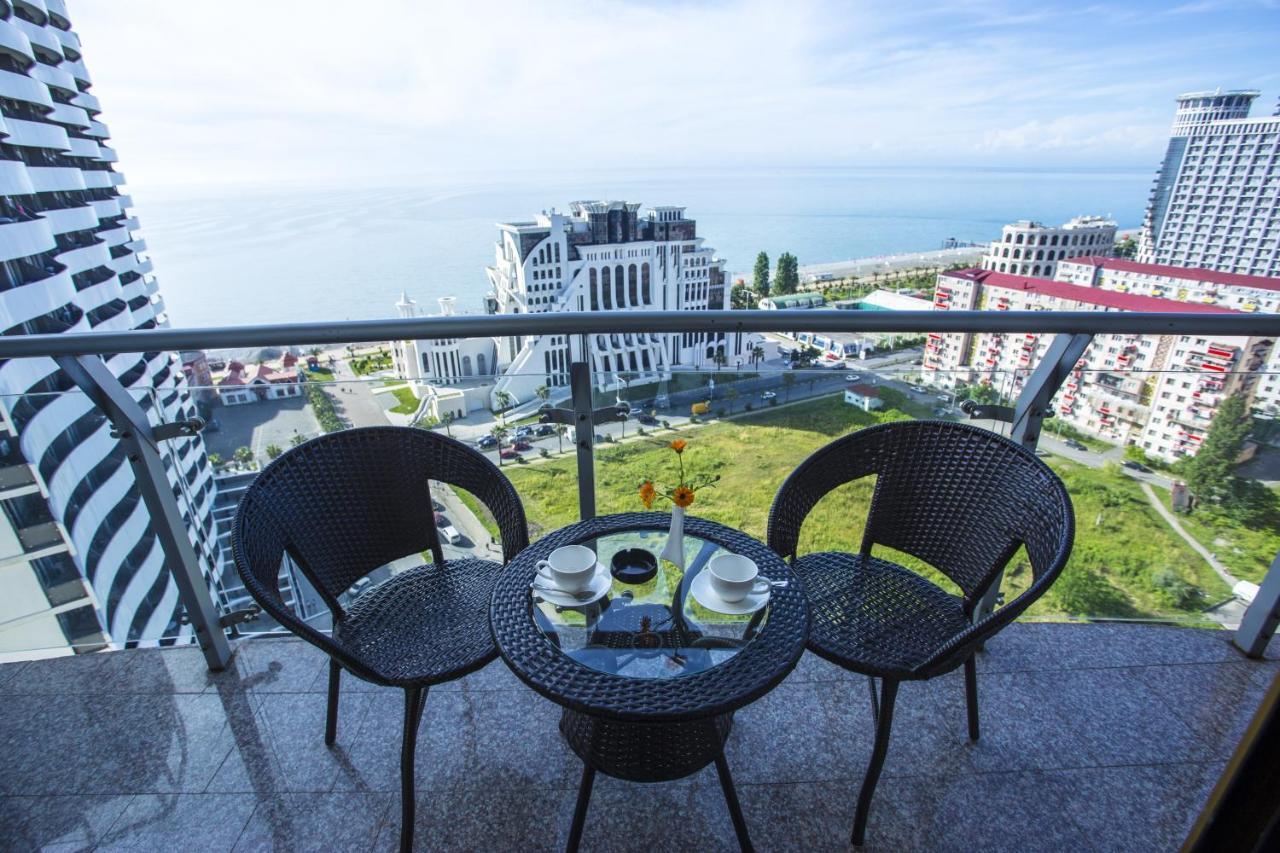 Hotel Corner Inn Batumi Exterior photo